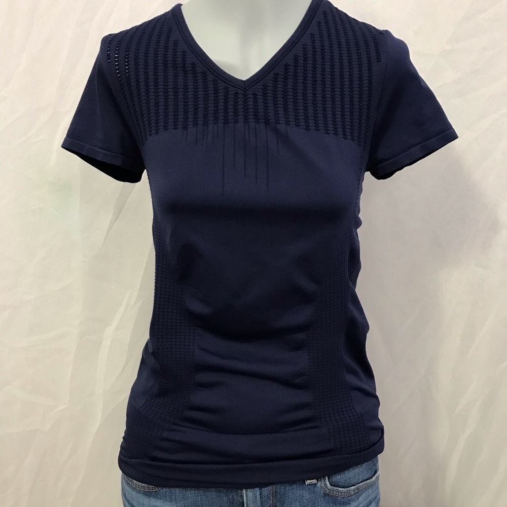 Athleta Trophy Tee‎ Shirt Navy Color Sz small active wear short sleeve